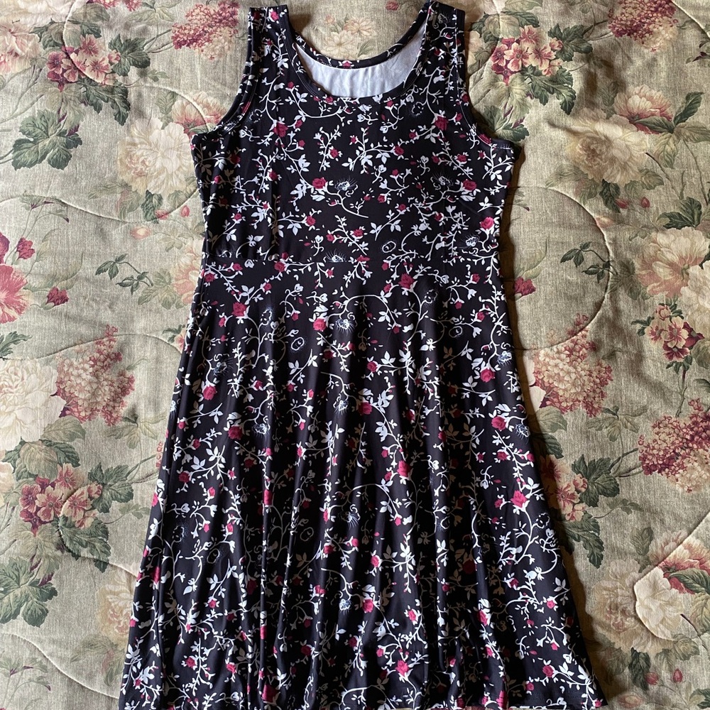 Black flowered dress, xl, new, never worn
